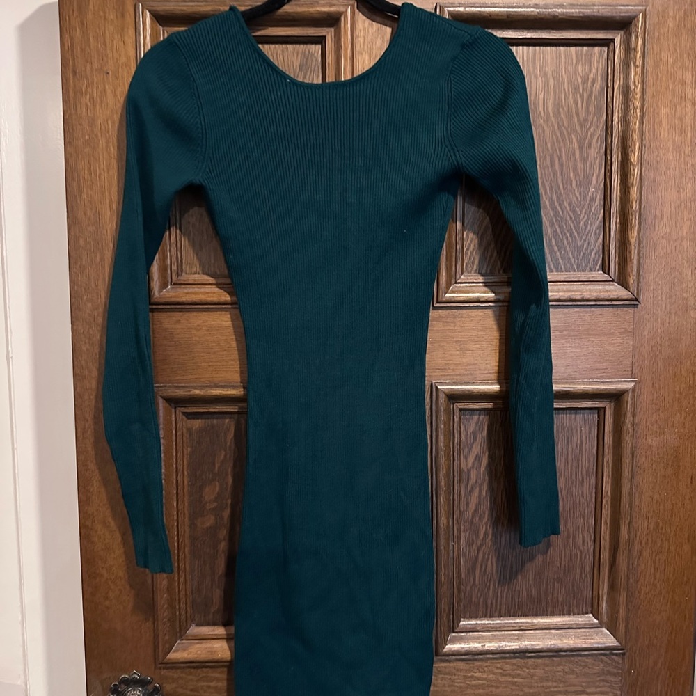 Emerald green Long sleeve dress Lulu’s open back